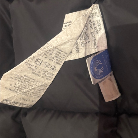 Canada Goose women’s jacket - Picture 6 of 6